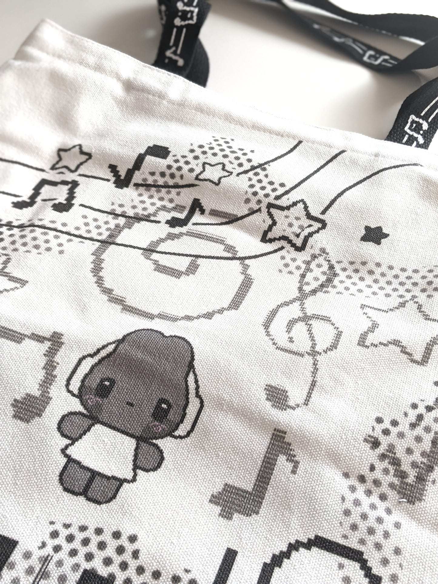 Headphone Bunny World Tote Bag
